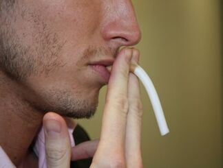 Курящий мужчина рискует столкнуться с проблемами потенции